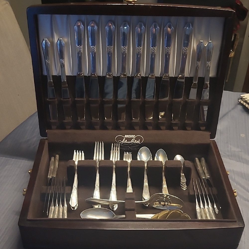 Northumbria Laurier Sterling Set